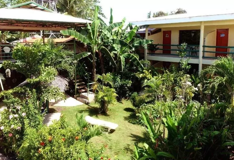 Hotelli Blue Abyss Resort