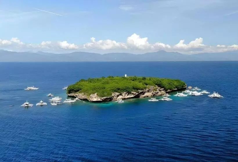 Hotelli Blue Abyss Resort