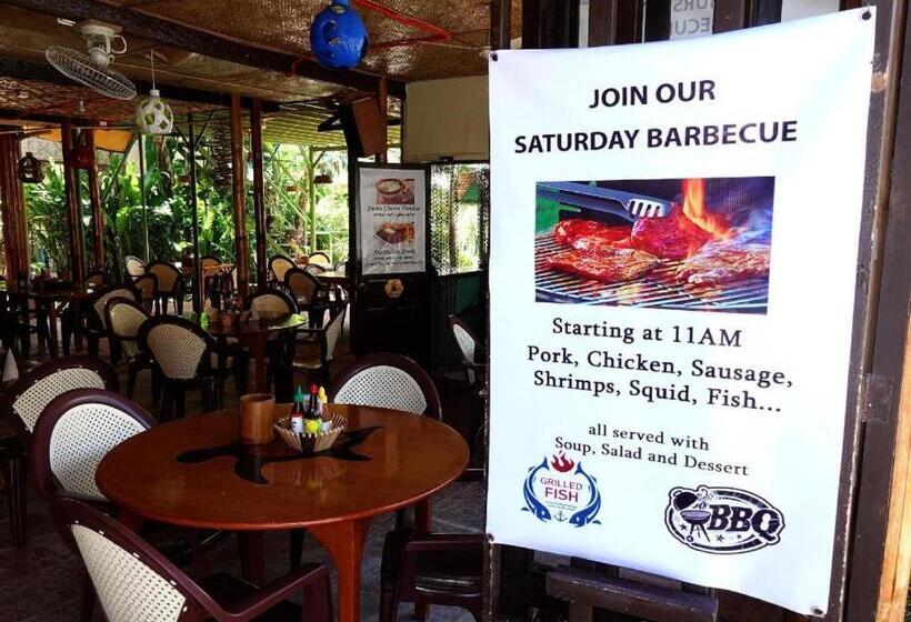 هتل Blue Abyss Resort