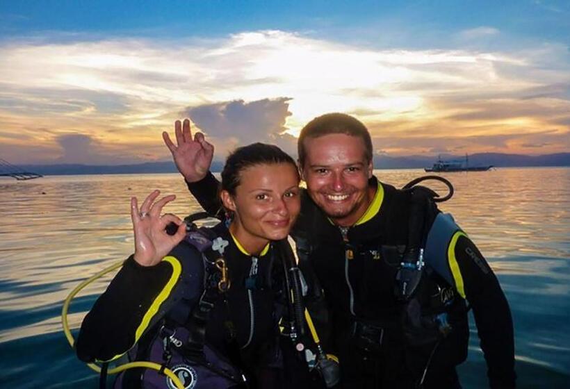 هتل Blue Abyss Resort