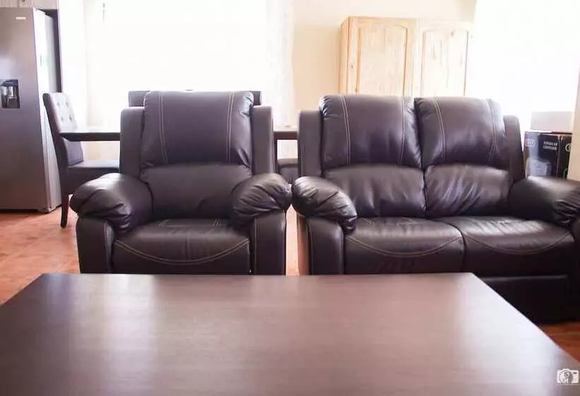 پانسیون Tuvawa Luxury Suites