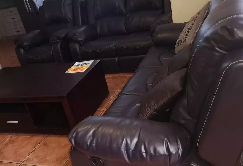 پانسیون Tuvawa Luxury Suites