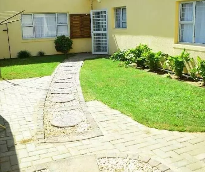 پانسیون Tuvawa Luxury Suites