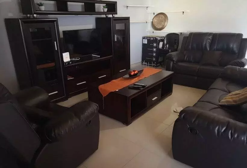 پانسیون Tuvawa Luxury Suites