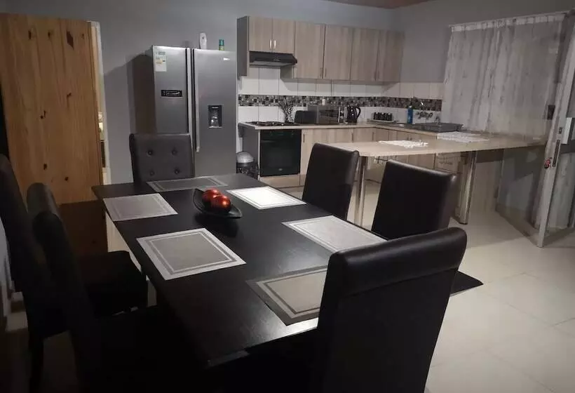 پانسیون Tuvawa Luxury Suites