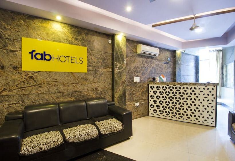 فندق Fabexpress Travelers Lodge