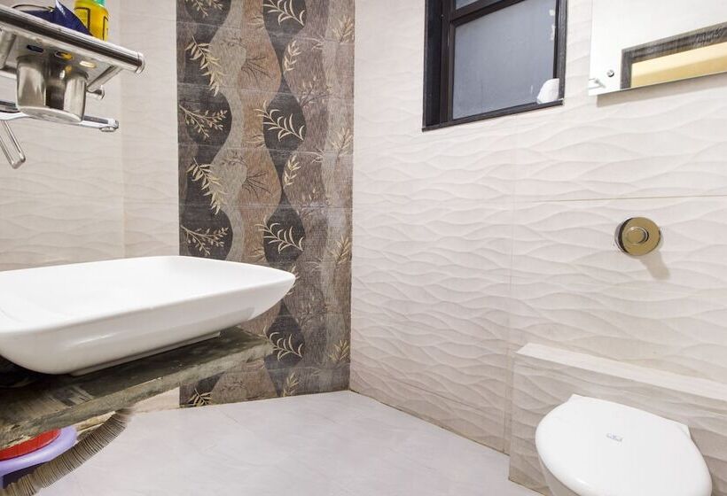 فندق Fabexpress Travelers Lodge