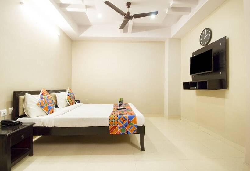 فندق Fabexpress Travelers Lodge