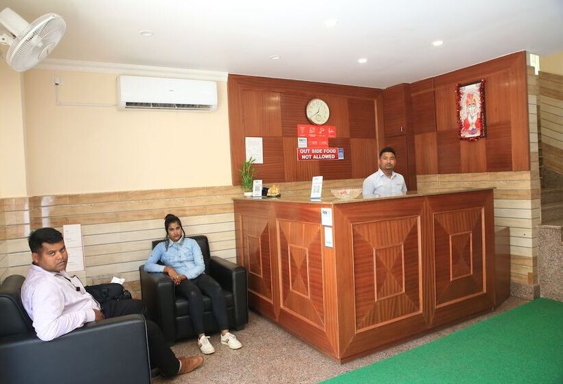 בית מלון כפרי Kumud Plaza