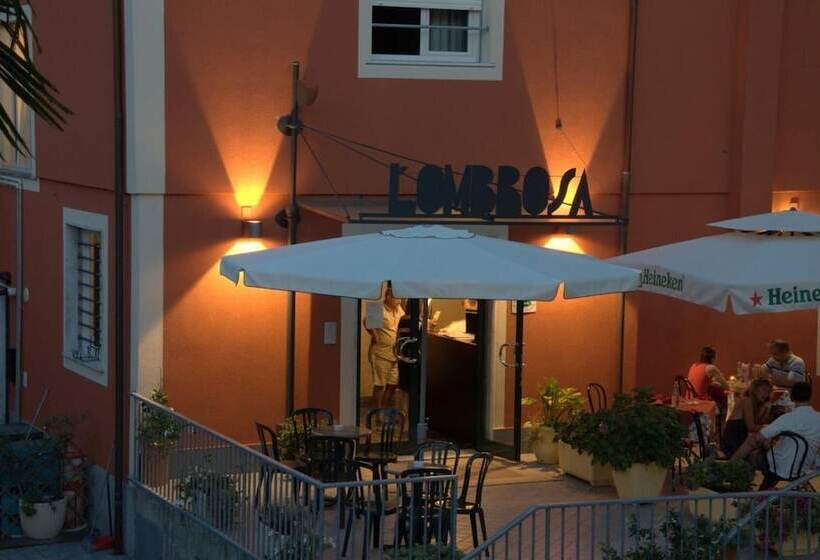 בית מלון כפרי Locanda L'ombrosa