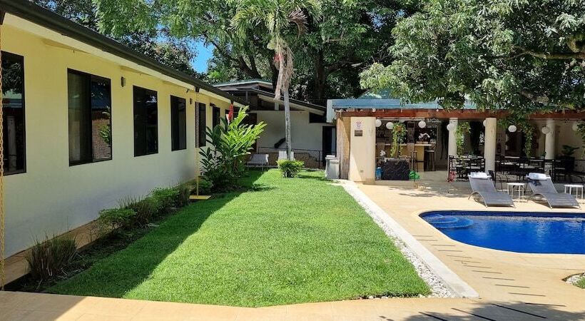 هتل Mango Airport