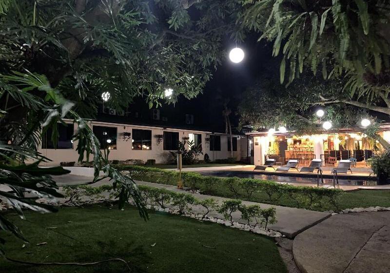 هتل Mango Airport