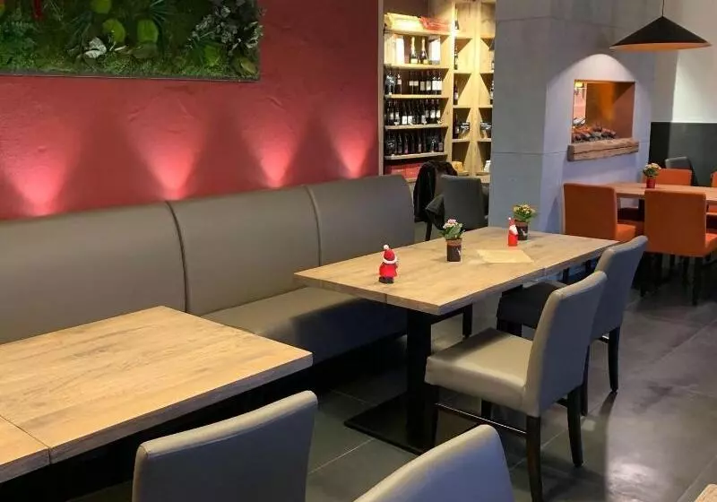 Hotelli Maxdorfer Hof