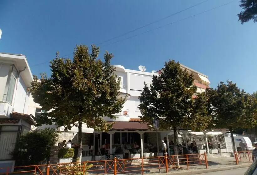 هتل Ramo Saranda