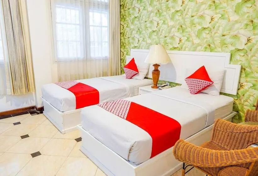 Urbanview Hotel Utari