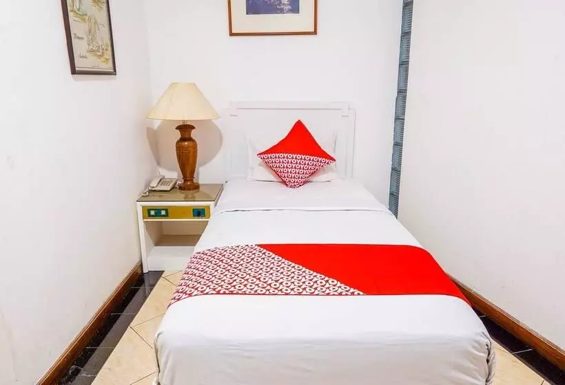 Urbanview Hotel Utari