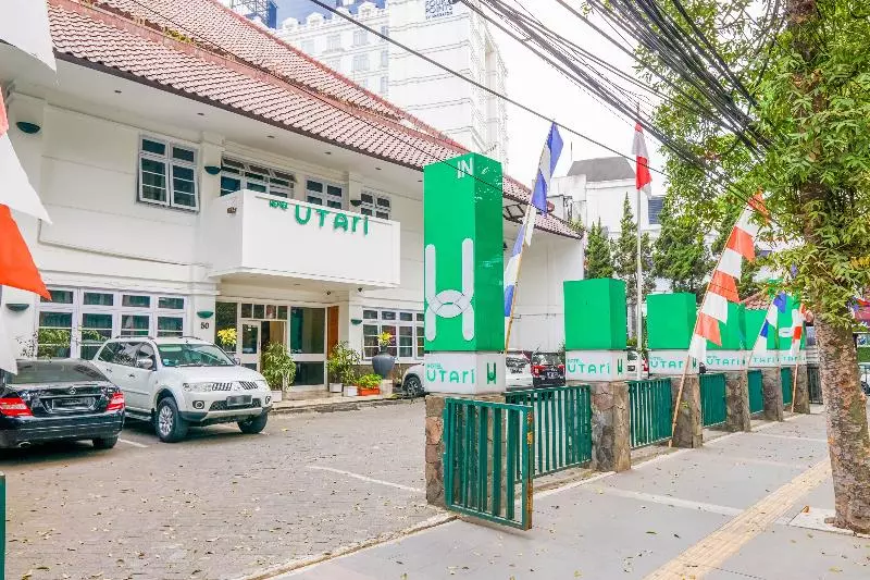 Urbanview Hotel Utari
