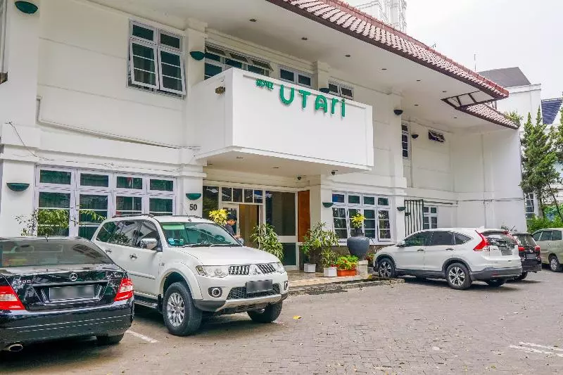 Urbanview Hotel Utari