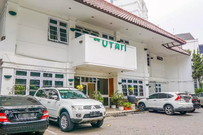 Urbanview Hotel Utari