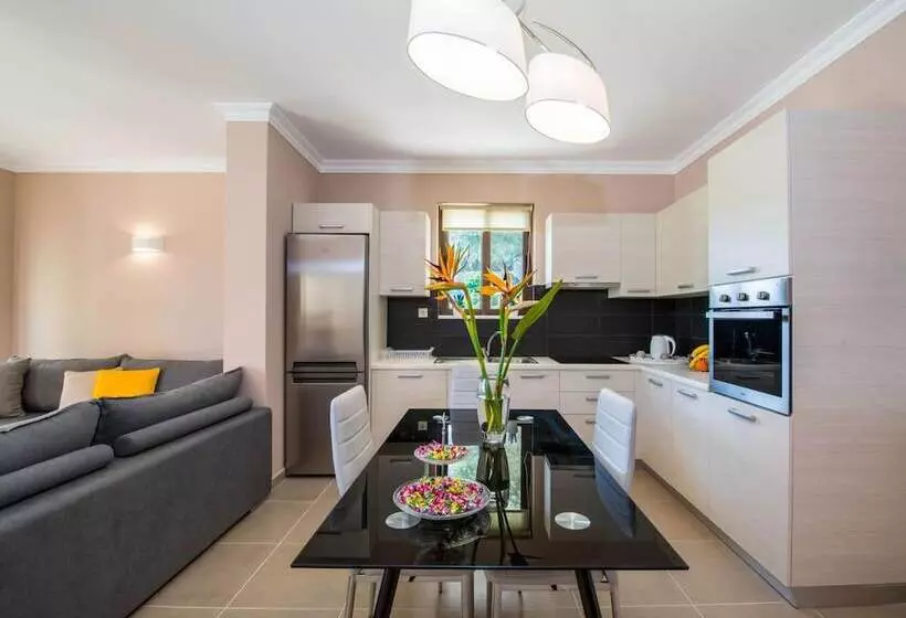 Pension  Casa Leone Suites
