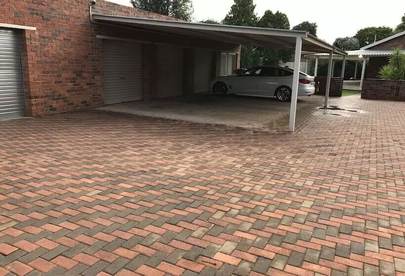 پانسیون Emmy Guesthouse