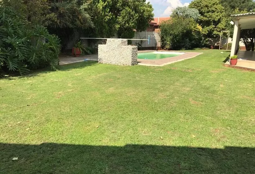 پانسیون Emmy Guesthouse