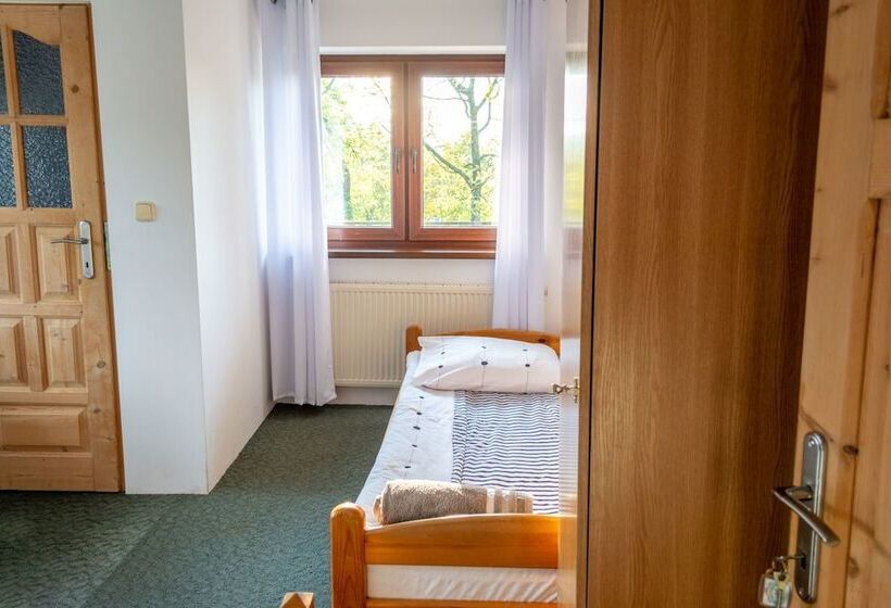 پانسیون Willa Turnia