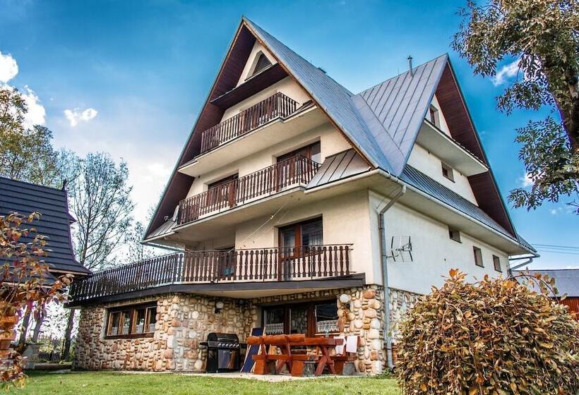 پانسیون Willa Turnia