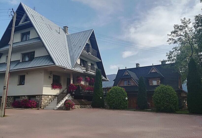 پانسیون Willa Turnia