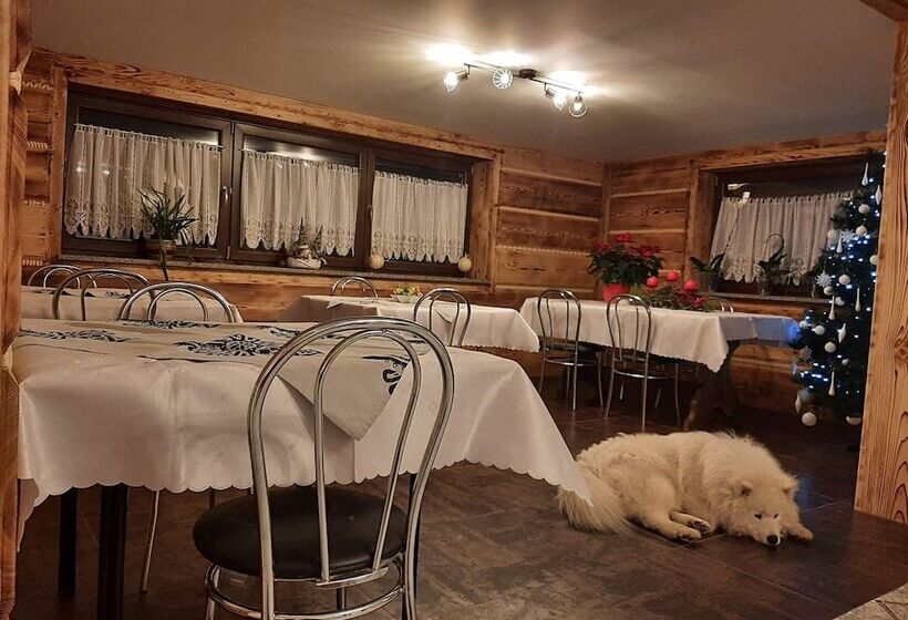 پانسیون Willa Turnia