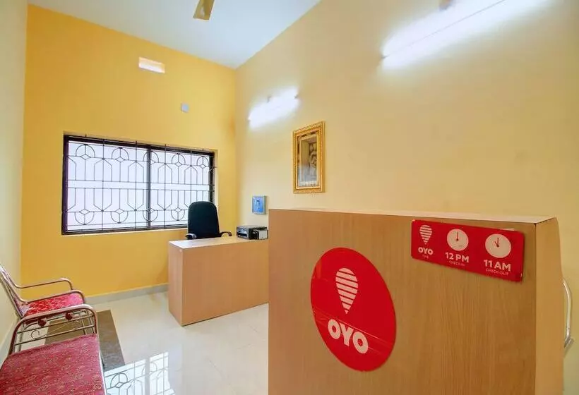 Hotelli Capital O 13489 Garuda Comforts