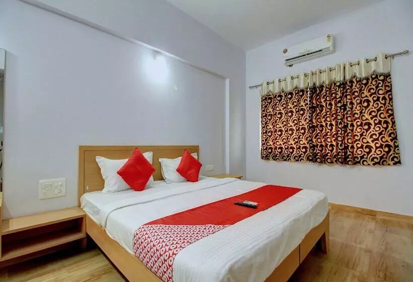 Hotelli Capital O 13489 Garuda Comforts