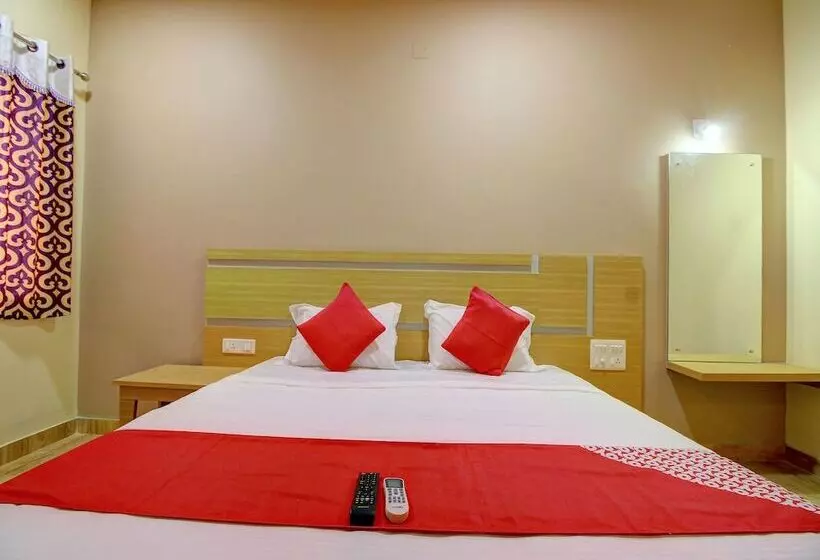 Hotelli Capital O 13489 Garuda Comforts