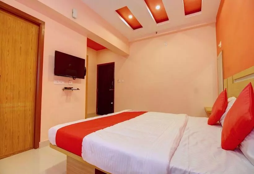 Hotelli Capital O 13489 Garuda Comforts