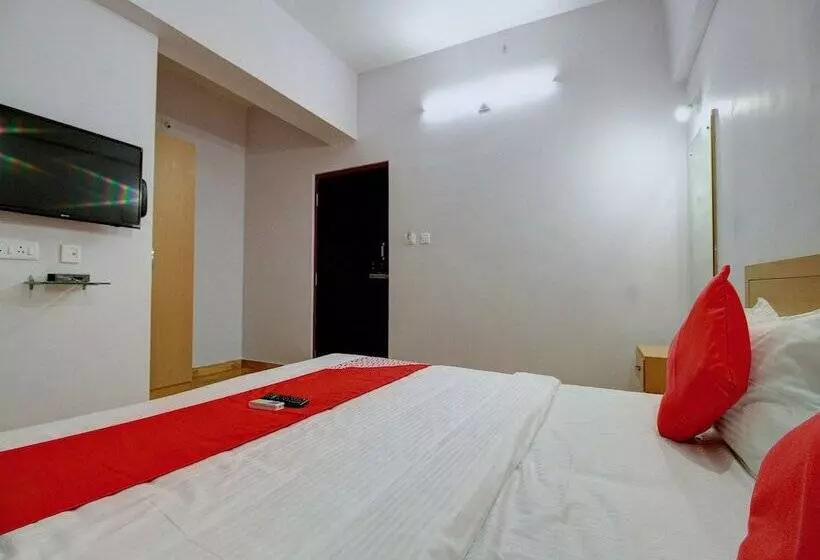 Hotelli Capital O 13489 Garuda Comforts