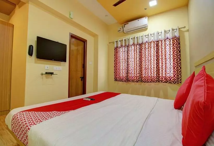 Hotelli Capital O 13489 Garuda Comforts