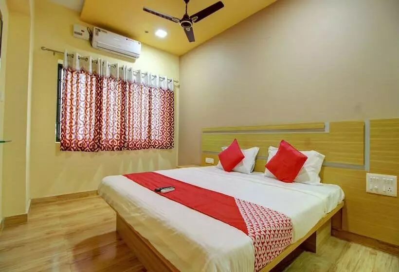 Hotelli Capital O 13489 Garuda Comforts