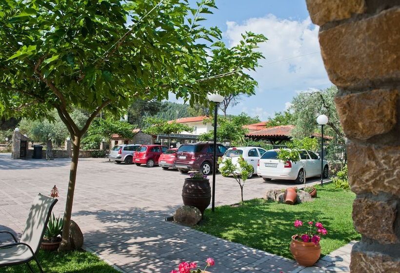 Kamares House Apartments & Studios