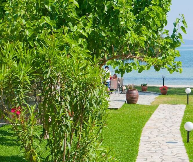 Kamares House Apartments & Studios