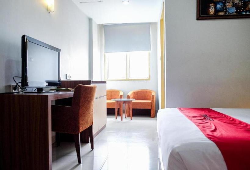 Отель Reddoorz Plus Near Pekanbaru Mall