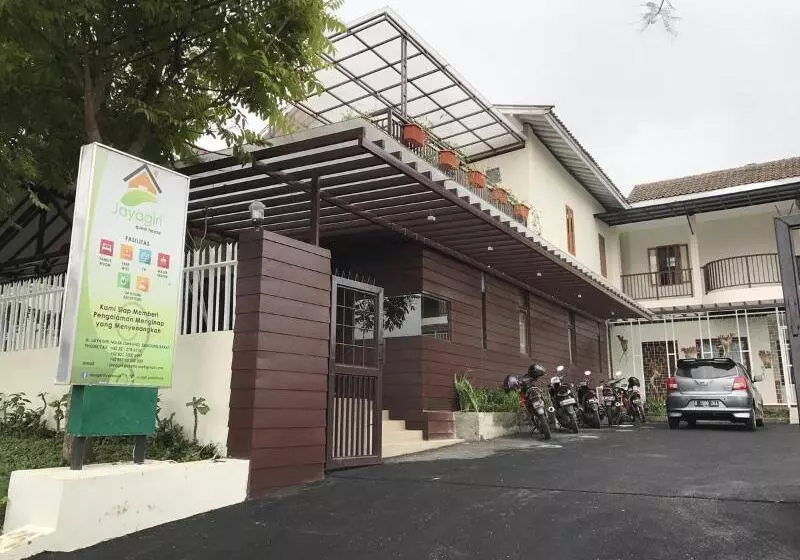 Pension Jayagiri Guesthouse