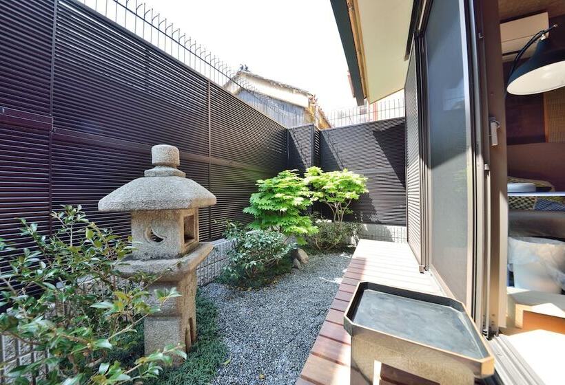 פנסיון Takeya Nishijin