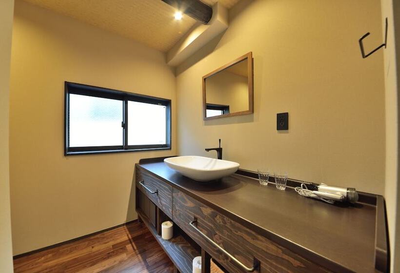 פנסיון Takeya Nishijin