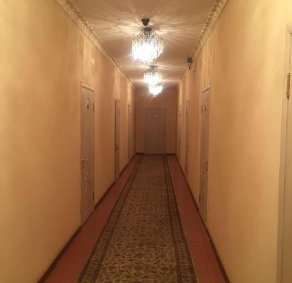 Хостел Ronai Holl Guest House