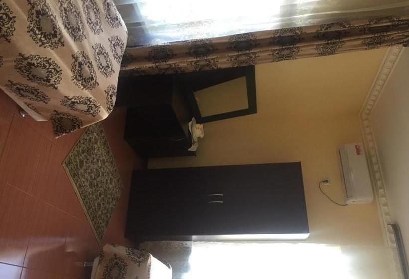 Хостел Ronai Holl Guest House