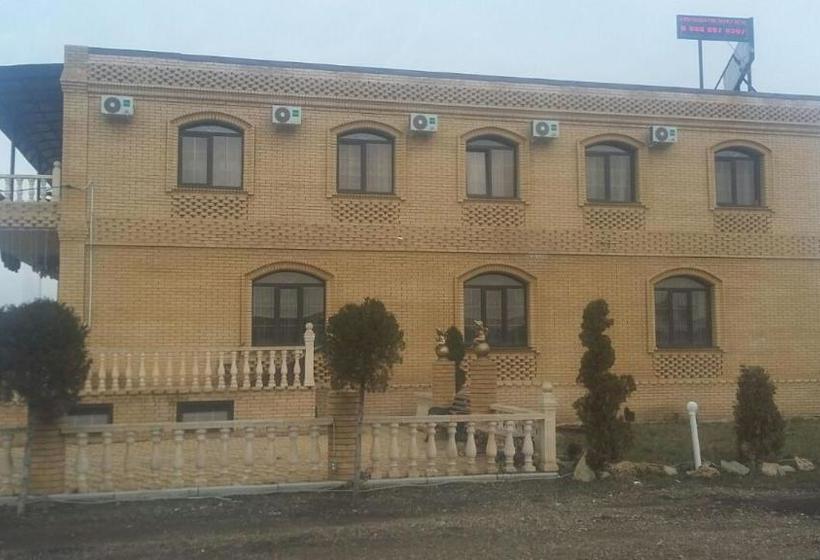 Хостел Ronai Holl Guest House