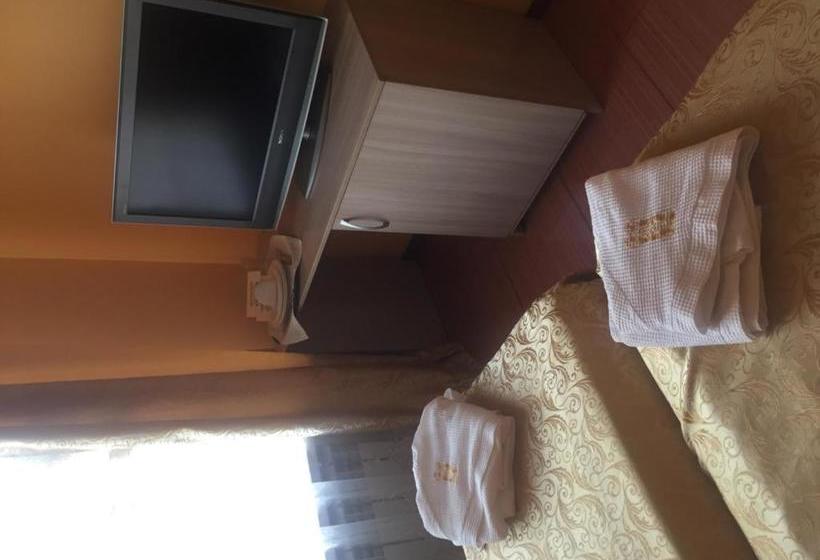 Хостел Ronai Holl Guest House