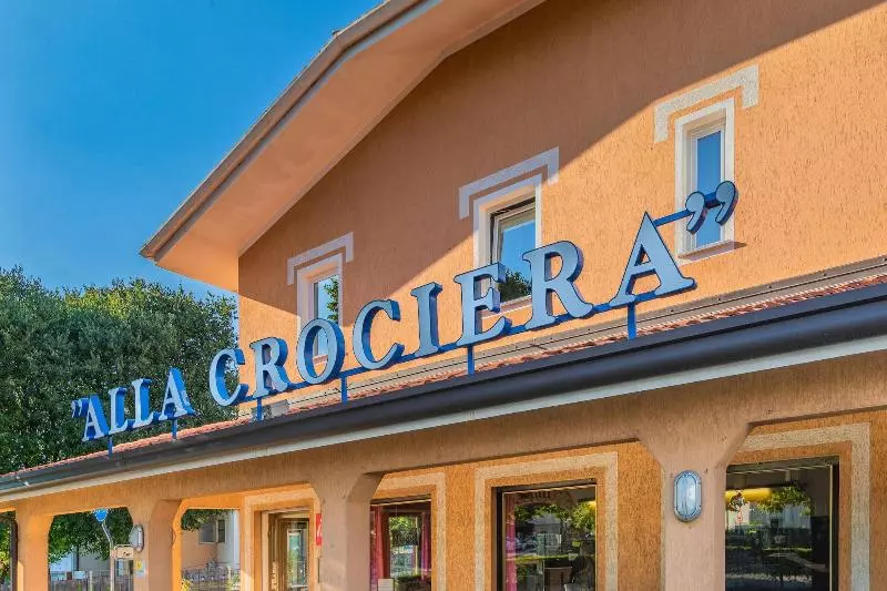 هتل Alla Crociera