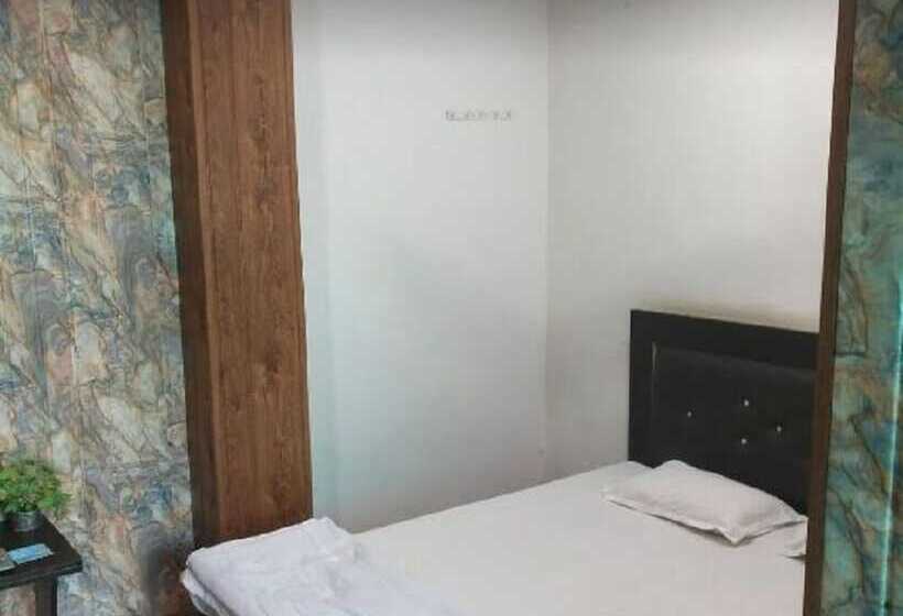 ホテル Gurukripa Inn