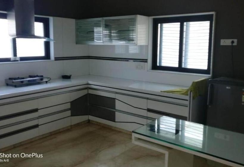 Lrh Balaji Apartment